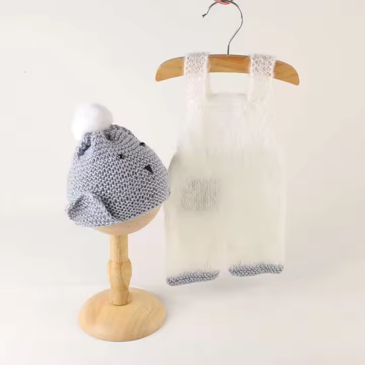 Conjunto de Bebé Recién Nacido Falda y Gorro de Punto con Dinosaurio de Crochet - 1