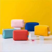 Estuche de maquillaje portátil para mujer/hombre, organizador de artículos de tocador multifuncional impermeable, bolsa de almacenamiento de viaje de cuero - details 4