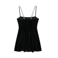 Moda femenina de otoño-invierno 2025 de terciopelo negro corto - details 2