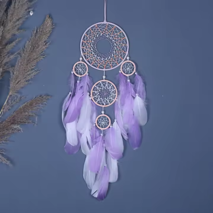 Colgante atrapasueños de cinco anillos de la suerte, decoración del hogar, superventas, campanas de viento decorativas creativas de plumas naturales - 1