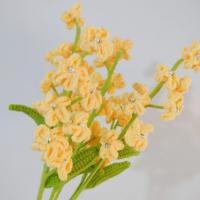 Bonito ramo de rosas tejido a mano, artesanía casera DIY, flores artificiales de ganchillo, ramas de plantas tejidas terminadas, decoración de escritorio para el hogar - details 8