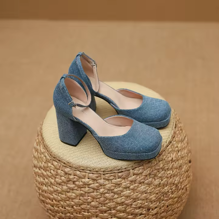 Zapatos de tacón grueso con una tira de moda de nuevo estilo - 1