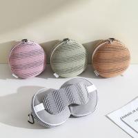 Almohadas portátiles 2 en 1 para el cuello, almohada de viaje en forma de U que bloquea la luz, plegable con máscara para los ojos, almohada para dormir y oficina - details 3