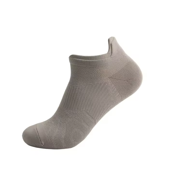 UG Calcetines Deportivos Transpirables Antideslizantes para Correr, Baloncesto, Ciclismo, Caminar al Aire Libre de Algodón para Hombres y Mujeres - 1