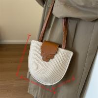 Bolso de hombro grande de paja tejido de estilo vintage francés elegante para mujer: ligero, espacioso y perfecto para vacaciones en la playa, color caqui con detalles marrones - details 2