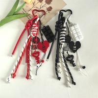 Llavero con forma de corazón de dibujos animados para niña, decoración de bolso antipérdida, colgante de bolso en forma de corazón, tejido a mano, multifuncional - details 2
