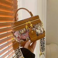Bolso de Cubo para Mujer con Diseño de Oso Bolso de Mano Elegante con Correa Ajustable, Cierre de Cremallera, Herrajes de Tono Dorado Pink/Brown/Blue Bolso Casual - details 3