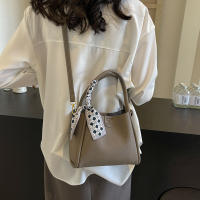 Bolso de mano de cesta de verduras popular de este año para mujer 2025 nuevo bolso de cubo de cuero suave bolso de mensajero de hombro de viajero - details 9