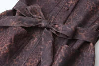 TRAFZA-abrigos de leopardo con cuello vuelto para mujer, chaquetas femeninas de manga larga con lazo y decoración de un solo pecho, otoño - details 6