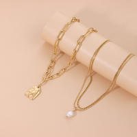 Collar con colgante de cabeza de nadie con relieve geométrico para mujer, cadena de hueso de serpiente con perlas multicapa, decoración - details 3