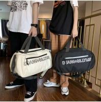Bolsa de viaje con estampado personalizado de letras, gran capacidad, suave y ajustable, bolsa de viaje, entrenamiento, deportes, gimnasio, con bolsillo lateral de malla - details 18