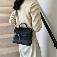 Nuevo Bolso Retro de Gamuza 2025 Estilo Contraste para Mujeres Bolso de Hombro Portátil con Hebilla de Cinturón - details 1