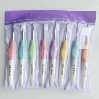 Agujas de Crochet Ergonómicas de Aluminio con Empuñaduras de Goma Suave Colorida 8 Piezas Set Tamaño 2.5-6.0mm Para Costura y Artesanía - details 3