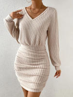 Nuevos estilos de otoño e invierno, vestido de cadera con cuello en V y manga larga - details 2