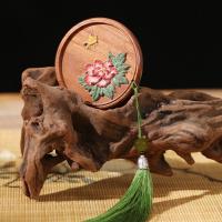 Espejo de mano portátil de estilo chino, espejo cosmético de madera con relieve de flor de urracal, borlas de pescado, espejo de maquillaje de bolsillo para vacaciones - details 4