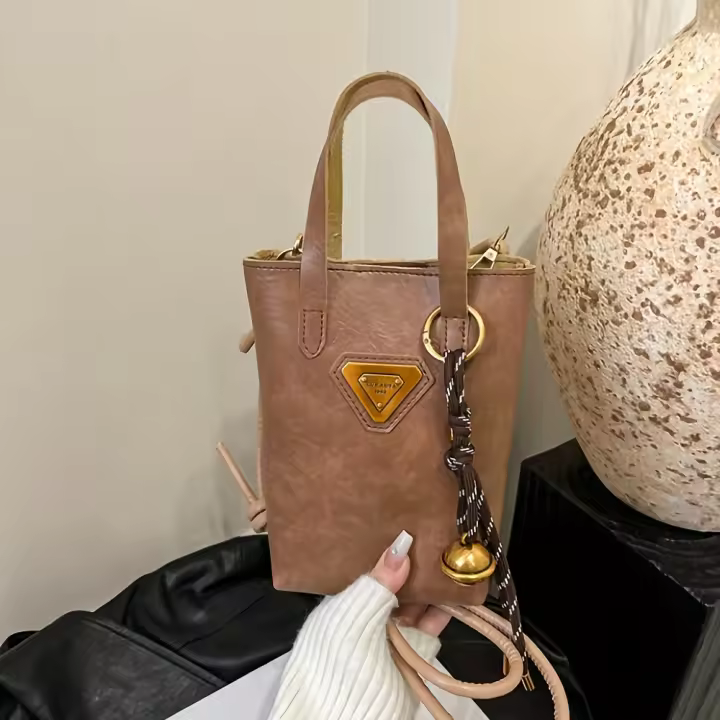 Bolso bandolera para teléfono de inspiración vintage para mujer - Cierre magnético, correa ajustable, color beige, diseño elegante y funcional para uso diario - 1