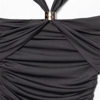 Vestido largo de verano sin mangas y sin espalda con cuello halter - details 4