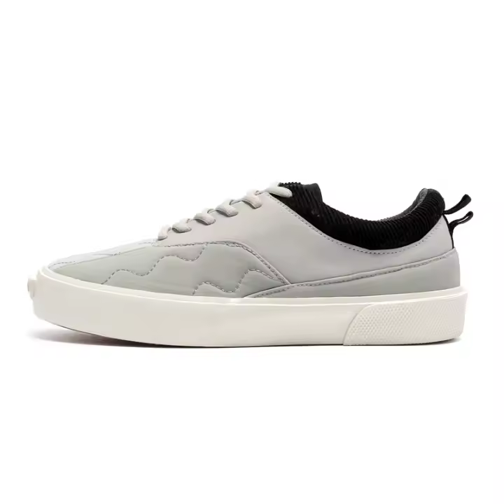 Zapatos de verano 2025 para hombre, transpirables, de tela impermeable, bajos, de nicho, cómodos y a juego. - 1