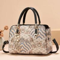Bolso informal decorativo con estampado a la moda para mujer, bandolera de hombro simple y elegante, mochila de lujo de alta gama - details 0