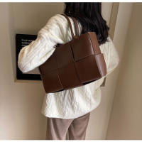Bolso de mano para mujer, nuevo bolso de hombro premium de gran capacidad, tejido versátil para llevar debajo del brazo. - details 41
