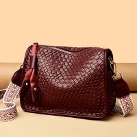 Bolso de hombro cruzado de cuero para mujer, bandolera informal de alta calidad, a la moda, 2024 - details 5