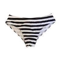 Traje de baño a rayas blancas y negras para hombre, calzoncillos profesionales sexys de Gira, ropa de playa de primavera - details 2