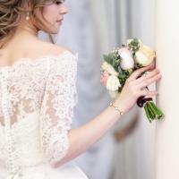 Pulsera de joyería chapada en oro para mujer, pulsera sin deslustre, pulsera de flores con dije de trébol y hoja para mujer a la moda - details 2