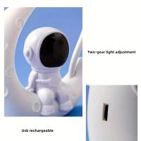 Luz Nocturna creativa de astronauta lunar, lámpara LED de escritorio pequeña para decoración de dormitorio, regalo de Navidad - details 4