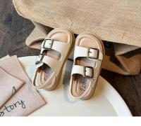 Sandalias de playa informales para niños y niñas, zapatos planos con hebilla de Metal para vacaciones de verano, diseño minimalista de estilo neutro elegante - details 3