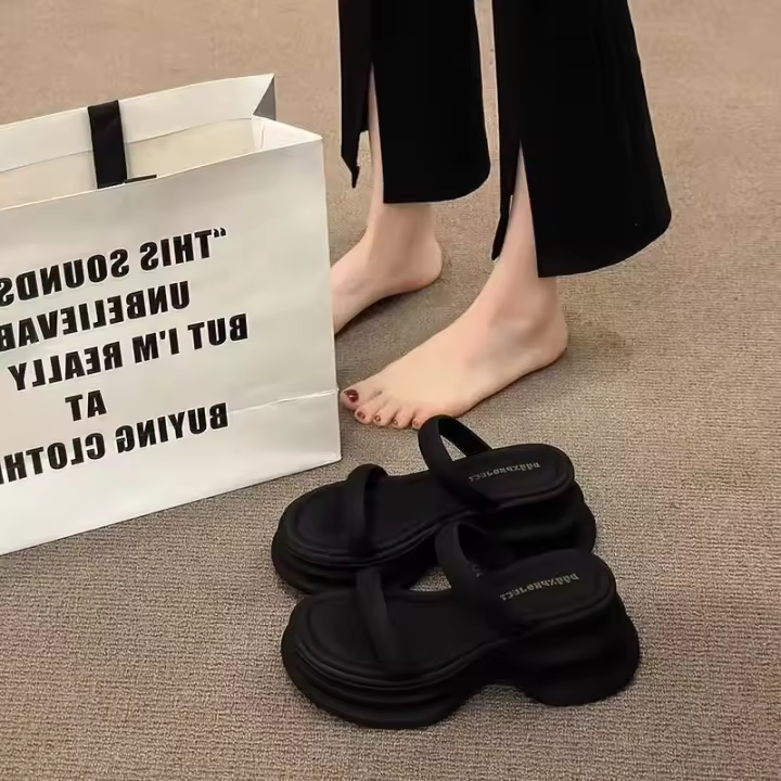 Zapatillas mujer verano 2025 nuevo negro ligero tacón grueso de suela gruesa con moda desgaste exterior aumentando sandalias mujeres - 1