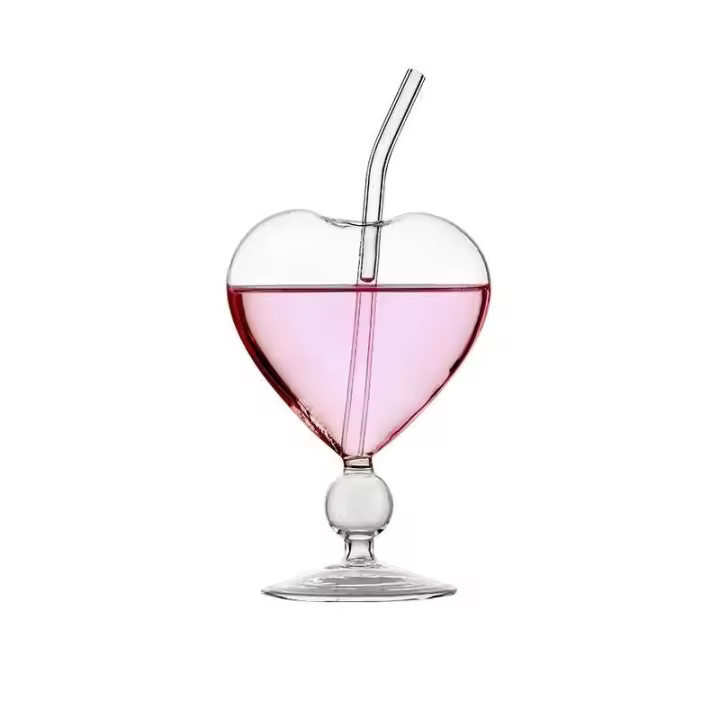 Copa de Vino en Forma de Corazón con Paja Ideal para Té, Cerveza, Jugo, Leche, Café Barra en Casa - 1