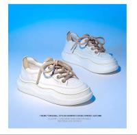 Zapatos deportivos de mujer de piel con suela gruesa y cordones, transpirables y cómodos para caminar. - details 11