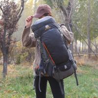 Mochila de viaje multifuncional para hombres y mujeres, mochila de 65 litros, impermeable, para camping, senderismo y viajes - details 3