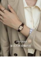 Reloj de pulsera cuadrado pequeño de cuero genuino de alta gama para mujer Dial reloj de cuarzo con temperamento ligero - details 2