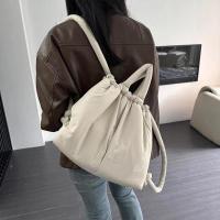 Hombro acolchado para mujer, mochila informal de nailon suave, bolso con cordón simple de gran capacidad - details 1