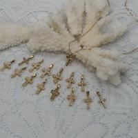 Colgante pequeño para mujer con microincrustaciones de circonita cruzada de lujo ligero de acero inoxidable Black King - details 0