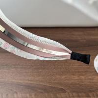 Diadema de encaje bordada de estilo coreano para mujer, diadema con bordes anchos, lazo de flores, cuerda para el cabello, banda para el cabello con diamantes de imitación florales de hadas - details 2
