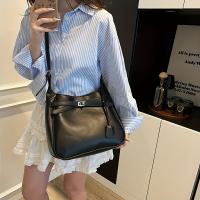 Bolso de hombro elegante para mujer de verano 2025: correa suave y ajustable, cierre de cremallera, diseño minimalista elegante en color crema con detalles marrones, bolso cruzado versátil | Bolso elegante | Forro de poliéster, bolso - details 7