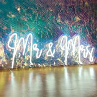 Letrero de neón Mr Mrs, letreros de neón decorativos Led, luces LED de pared para dormitorio, bodas, señales ceremoniales para paredes de boda, decoración estética, letrero de neón de boda grande - details 1