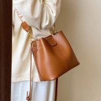 Bolso de hombro pequeño de cuero de Pu, bolso de hombro del cubo, casual, de alta calidad, de moda y popular, bolso pequeño, bolso de hombro personalizado, textura Crossbody Bucket Bag - details 6