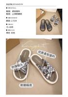 Nuevas zapatillas de interior de playa de suela gruesa suave informal de moda de verano para mujer - details 0