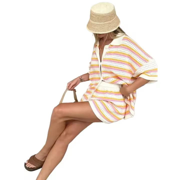 Top elegante de media manga con solapa para mujer, conjunto corto de cintura alta, camisa con estampado de rayas, pantalones cortos, traje a rayas a la moda para mujer - 1