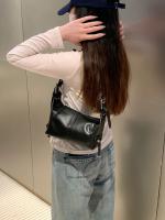 Bolso bandolera de cuero con cremallera, estilo retro europeo y americano, nuevo. - details 20