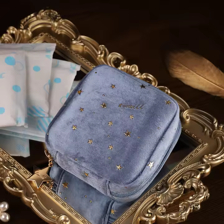 Bolsa de pañuelos sanitarios estilo japonés Mini lindo portátil exquisito bolso de maquillaje de terciopelo - 1