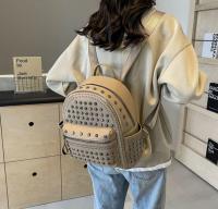 Mochila con remaches para chica, morral versátil y a la moda para viajes y ocio, 2024 - details 23