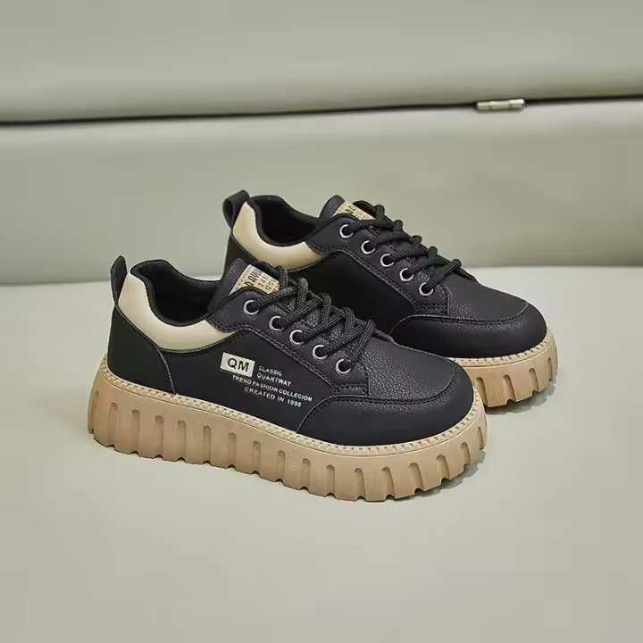 Zapatillas de deporte antideslizantes de cuero suave, calzado de Trekking, nuevos zapatos deportivos de monopatín de ocio con cordones de suela gruesa para mujer, moda - 1