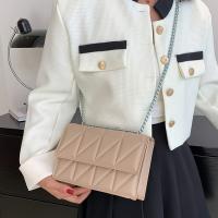 Bolso bandolera acolchado para mujer, bolso de hombro con cadena de moda, bolso de mano cuadrado minimalista y monedero. - details 2