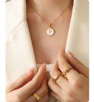 Nuevo collar de 26 letras, collar con medallón de concha de mar blanco que no se decolora, diseño de moda, cadena de clavícula con personalidad - details 1