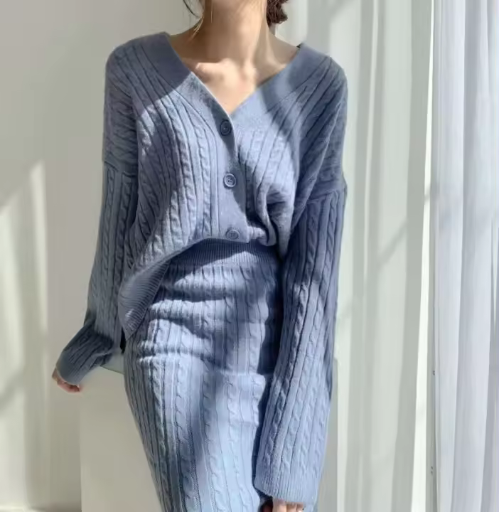 Elegante Conjunto de Falda de Punto Ouwu para Mujer Cardigan de Color Sólido, Cintura Alta, Ajuste Hip, 2 Piezas - 1