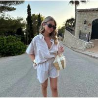 Conjunto de pantalones cortos a rayas para vacaciones para mujer, camisa informal con botones y solapa, pantalones cortos con cintura elástica, traje de playa para primavera y verano 2025 - details 18